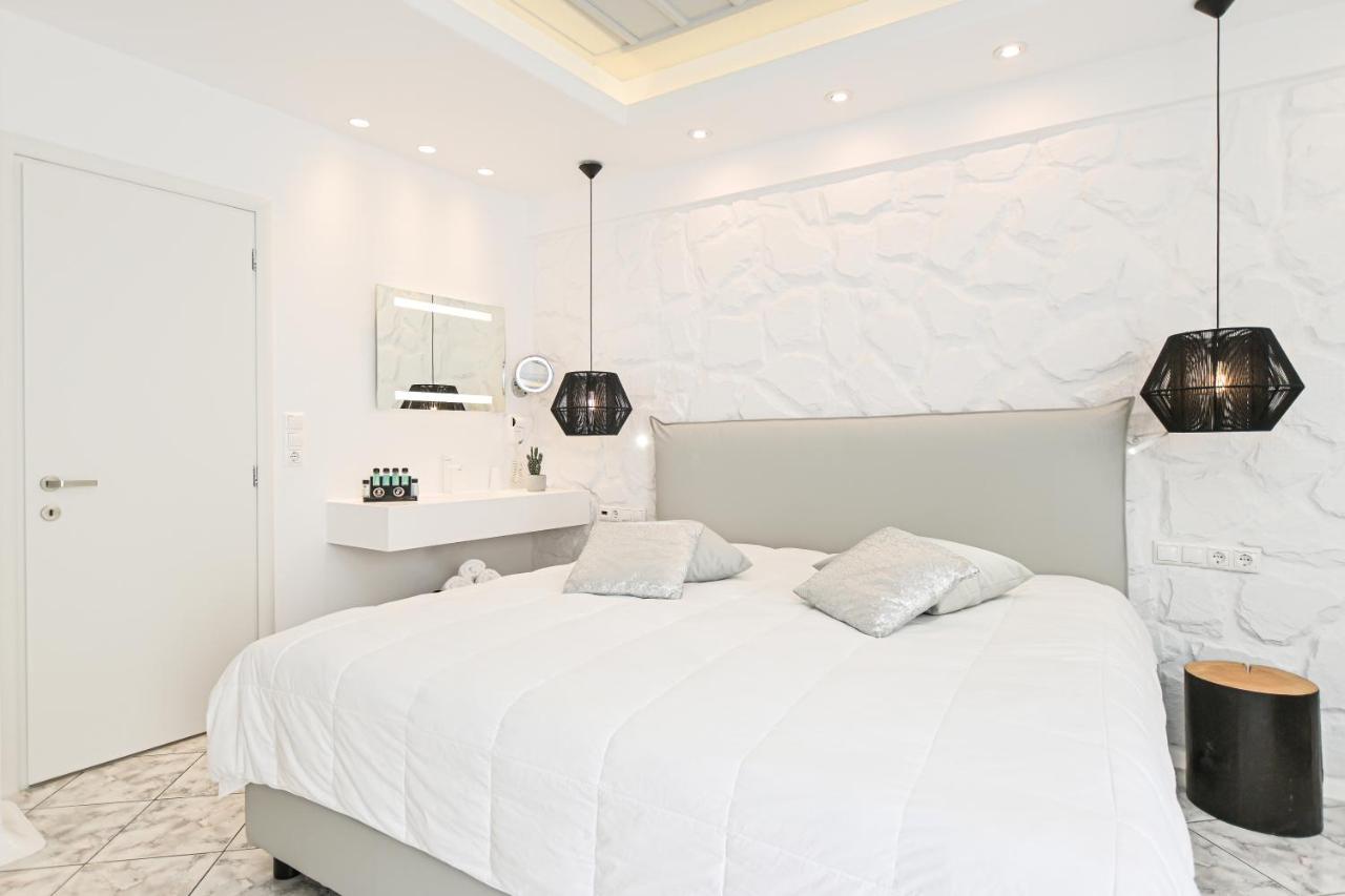 Naxos Evilion Luxury Apartments & Suites Naxos City エクステリア 写真